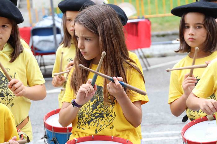 Danbor hotsek hartu dute Ama 60 1562504197350