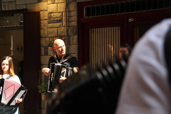 Kantatzen ez duenak, zorioni 13 1495897244992