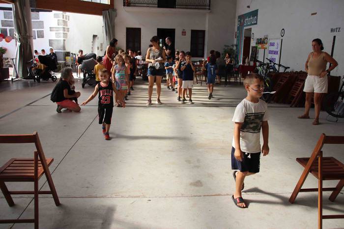 Goiazko festak. Ume jolasak. 58 1660322717699