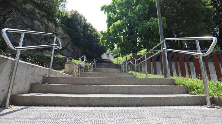 Berazubi auzoa eta Kondeaneko Aldapa lotzen dituzten eskailerak berrituko dituzte