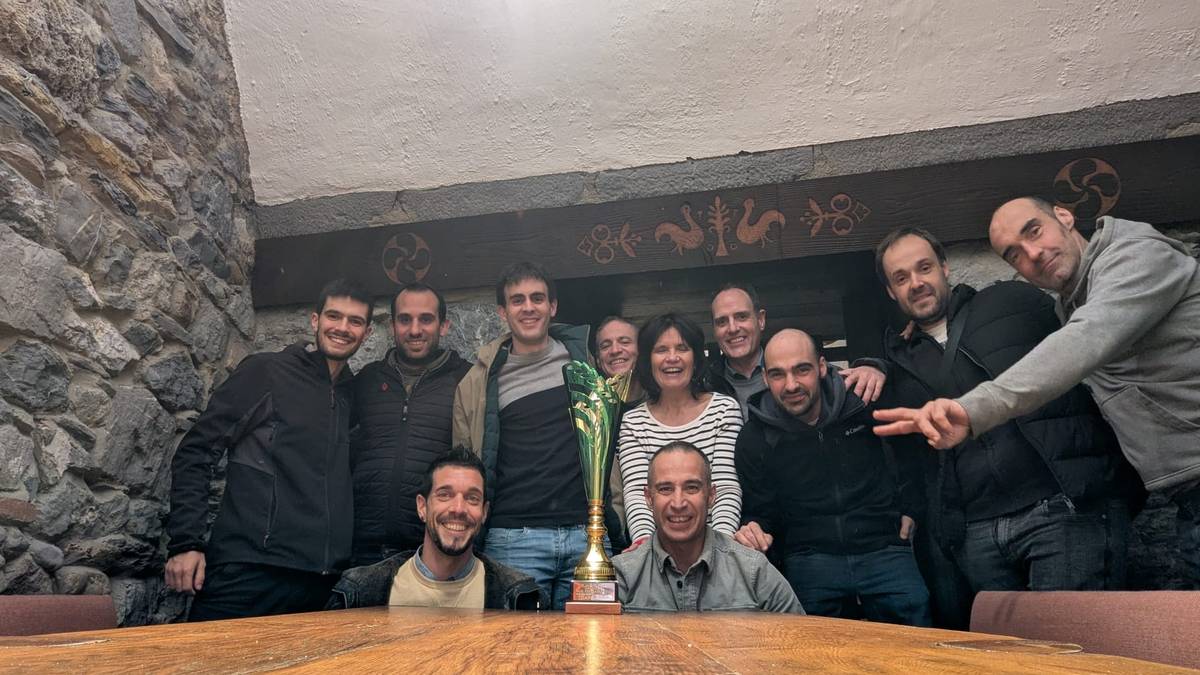 Lehian hasi eta bigarren urtean mailaz igo da Tolosako xake taldea