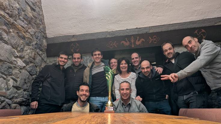 Lehian hasi eta bigarren urtean mailaz igo da Tolosako xake taldea