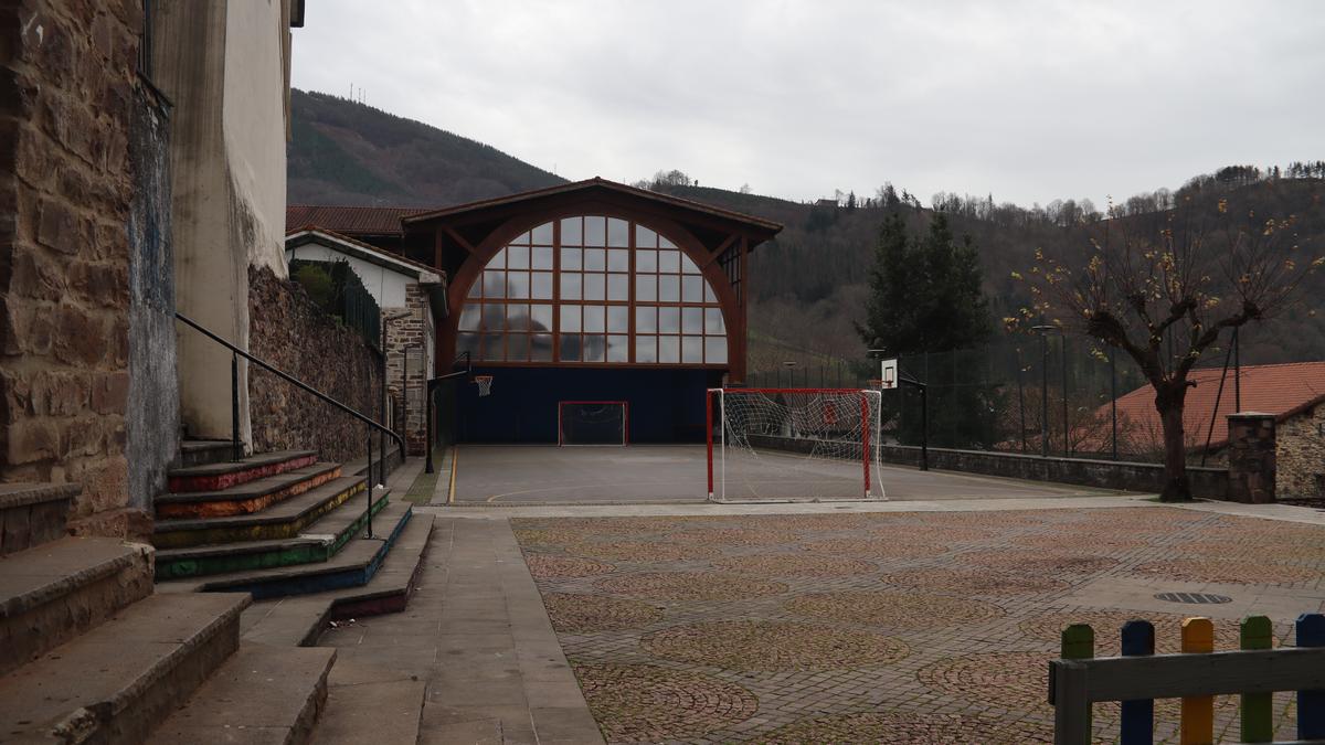 Elduaingo plazan aparkatzeko ordutegi berria argitaratu du udalak