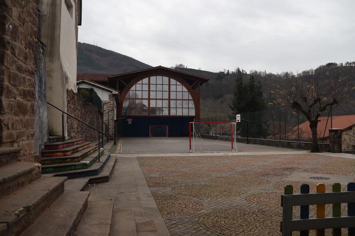 Elduaingo plazan aparkatzeko ordutegi berria argitaratu du udalak