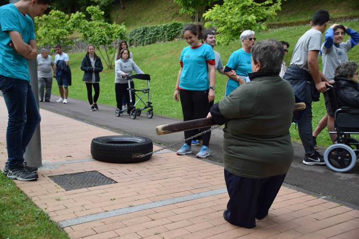 Haur eta helduen arteko II.  61 1560343263538