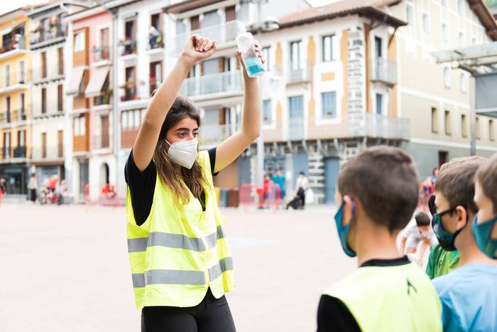 Begirale edo zuzendari titulua eskuratu duten gazteak lagundu ditu udalak