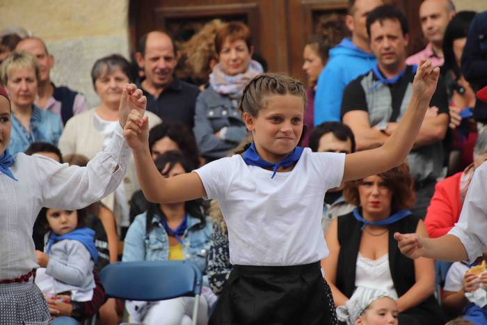 Dantzak, txistuak eta trikit 87 1565549122733