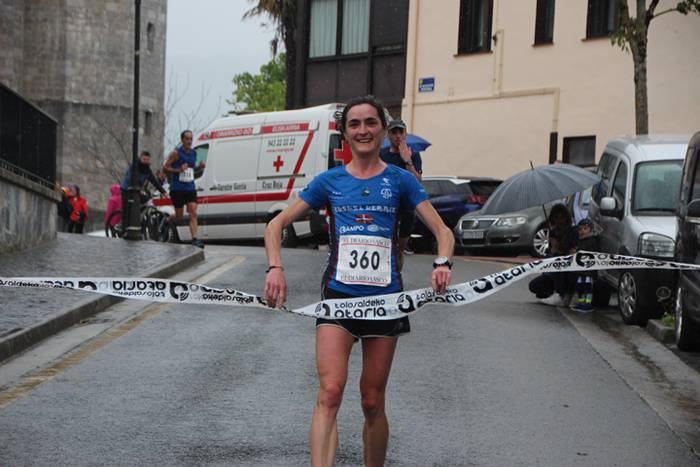 Aitziber Ibarbia eta Julen L 30 1493553889838