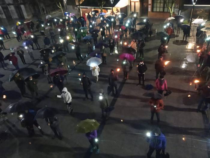 2.000 pertsona baino gehiago 2 1610225149334