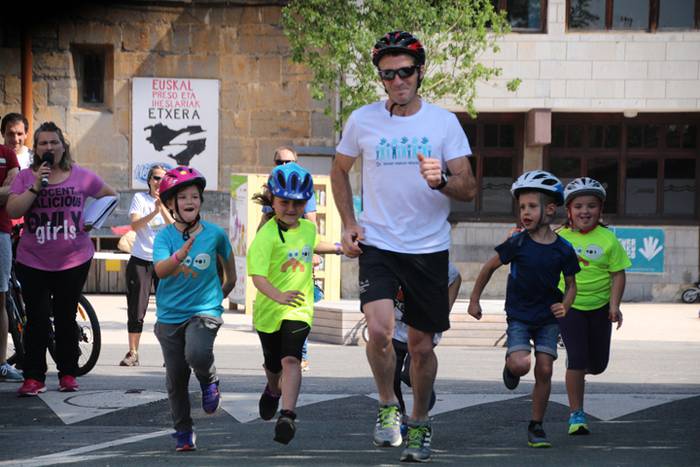 Bizikletan eta korrika ibili 8 1526819629207