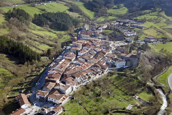 Aldapan gora, aldapan behera; maitasuna bide