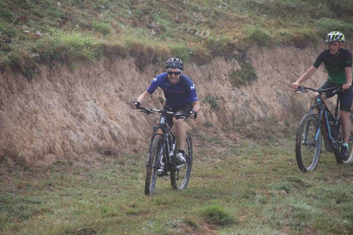 Mendi bizikleta lasterketare 60 1660377644734