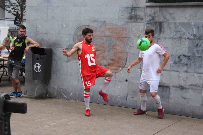 Norberak bere bazkaria, eta  19 1532630691905