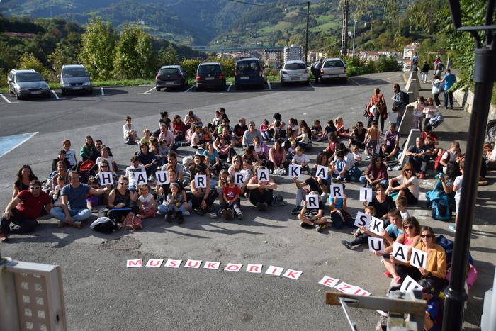 Eserialdia, maskarak direla eta