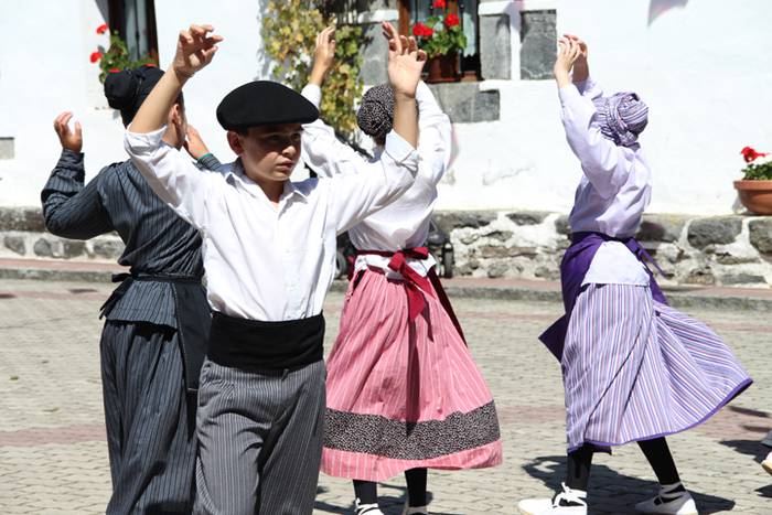 GOIAZKO ANDRA MARI JAIAK 201 16 1502631579928