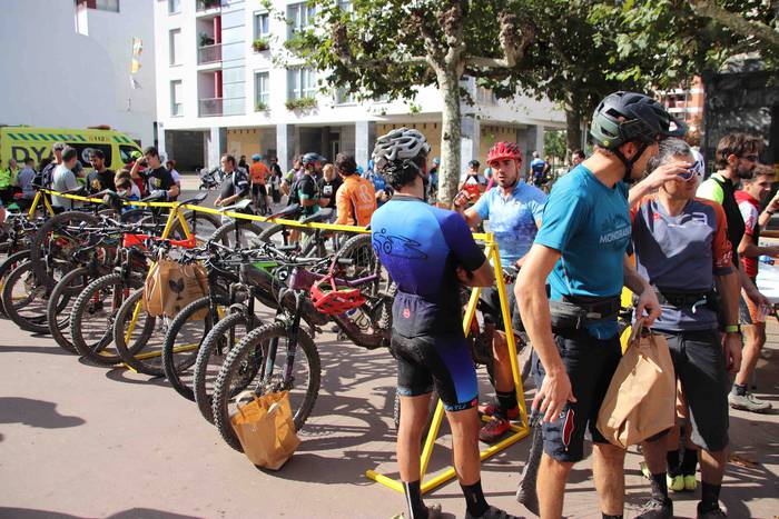 Irrintzi Txirrindularitza El 35 1633182227026