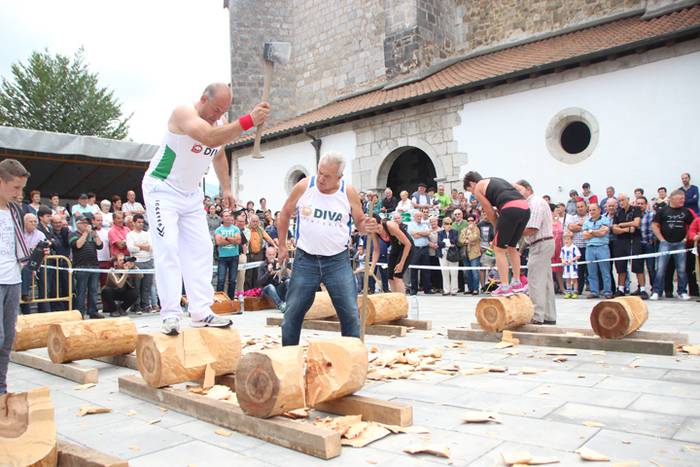 Abaltzisketa San Joan festak aizkora 8 1466947528467