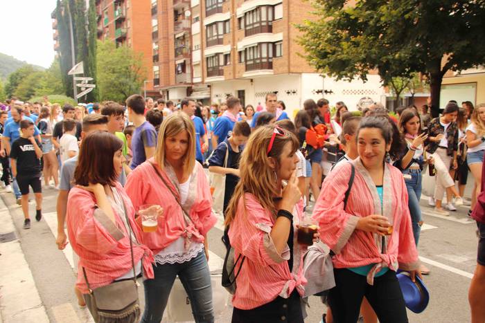 Kalean gora eta behera, kuad 13 1564506793029