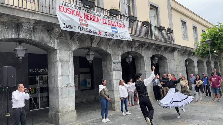 Herri ekitaldia senidetzea ospatzeko