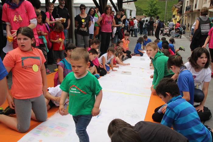 Ikaztegietako Eskola Txikiak Festa 41 1465744471555