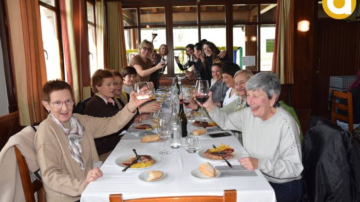 Giro onean elkartu dira emakumeak