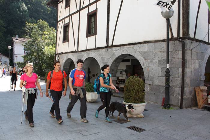 III. Mendiz Mendi Etxera 165 1506347706087