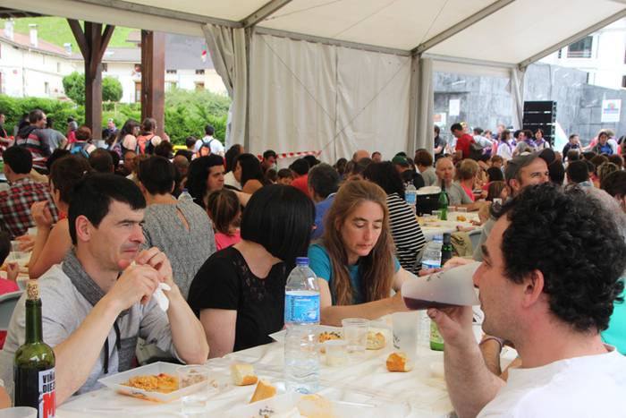 Ikaztegietako Eskola Txikiak Festa 88 1465744488182