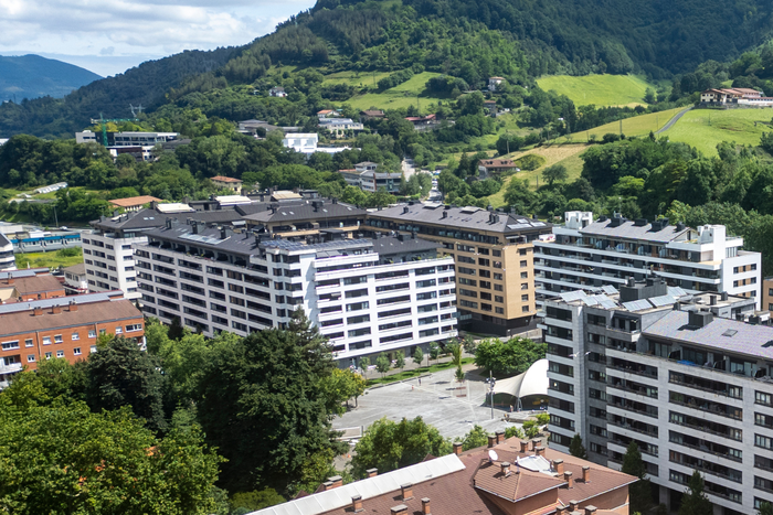 Arrillaga plazan hamar urterako garajea eskatzeko epea, zabalik