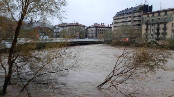 Urak eta lurrak gain hartu d 7 1639129519165