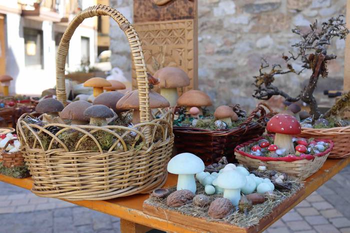 Artisau eta janari postuz be 12 1653821435025