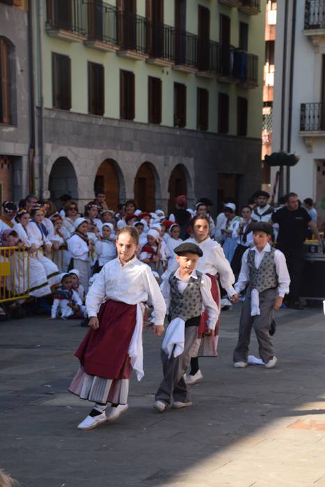 Dantzari txikiak, goizeko pr 108 1491667043464