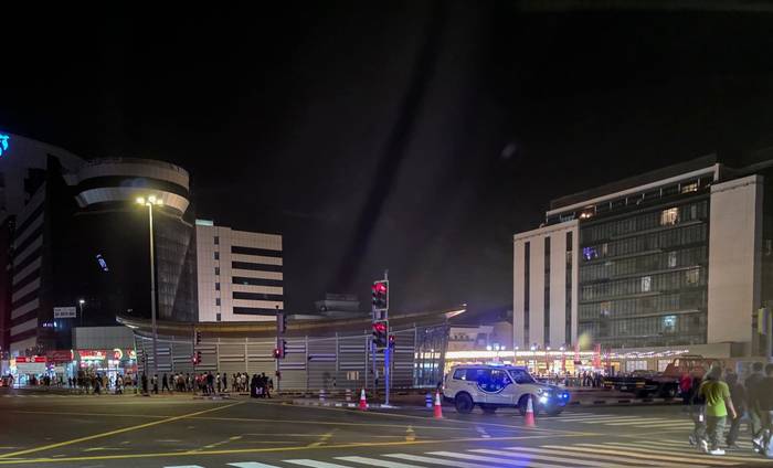 «Noizean behin entzuten ditugu misil suntsituen burrunbak eta ehiza hegazkinen soinua»