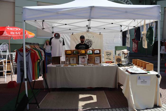 Artisau eta janari postuz be 48 1653821451531