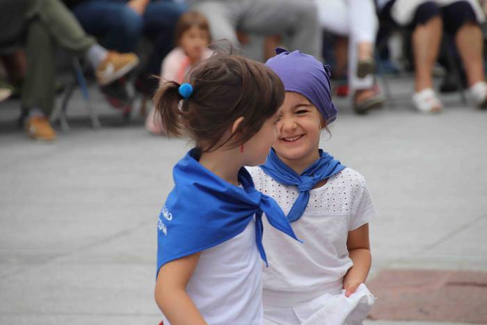 Dantzak, txistuak eta trikit 35 1565549088738