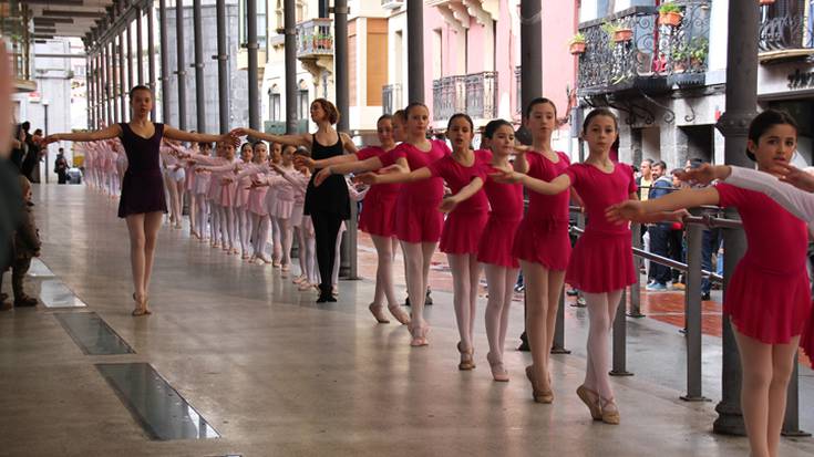  Ballet ikuskizuna Zerkausiko barandan