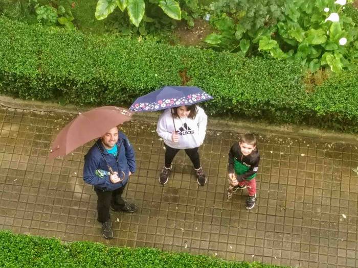 Haurrak kalera atera dira 28 1587900346439