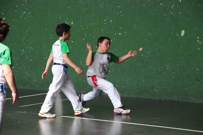 Behar Zana elkarteko festa 2 20 1559405187229