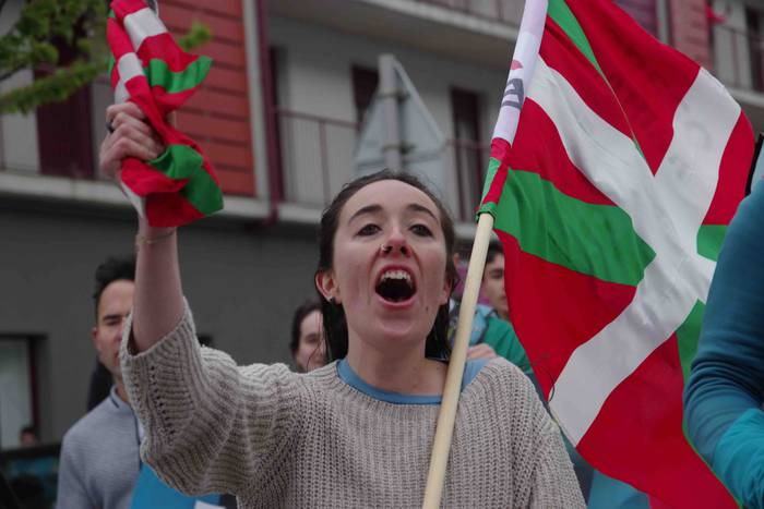 korrika, furgonetatik, Anoet 54 1649421145087