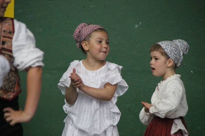 Txikienen oinak dantzan, fes 10 1527423299135