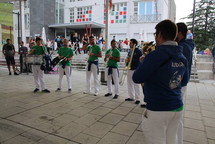 Hala bazan edo ez bazan, mel 18 1504722176671