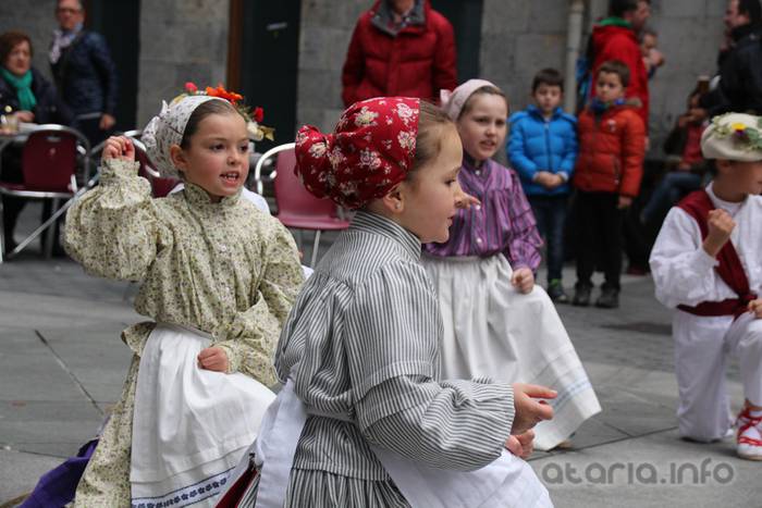 Dantzari Txiki eguna Tolosan 2016 29 1458400068077