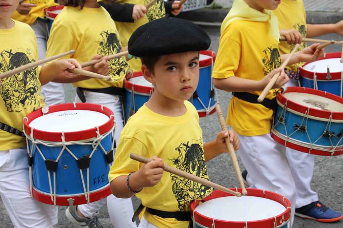 Danbor hotsek hartu dute Ama 42 1562504187078