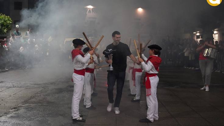 Bederatzigarrenean ere, harrera beroa