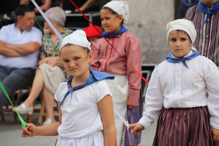 Dantzak, txistuak eta trikit 44 1565549093974