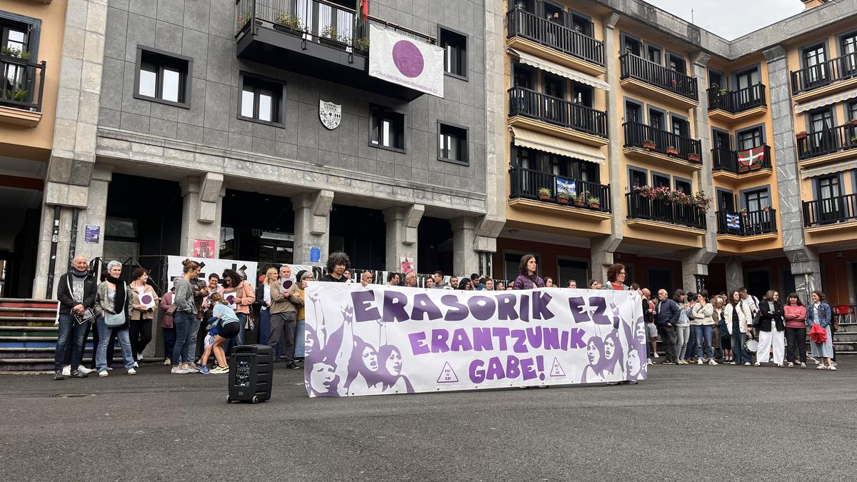 Ozen salatu dituzte larunbateko erasoak