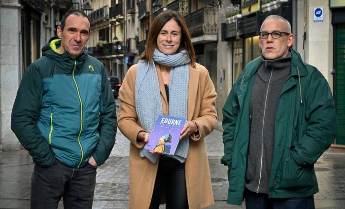 ‘Edurne Pasaban’: «opari bat», pozez eta minez kontatua