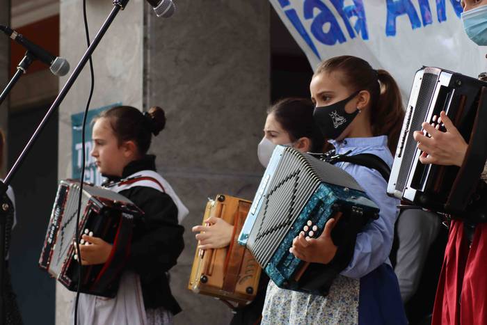 Azoka, musika eta dantza 24 1633869772178