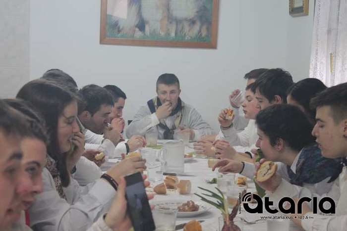 Talaiak tanten azpian ere dantzan - 41