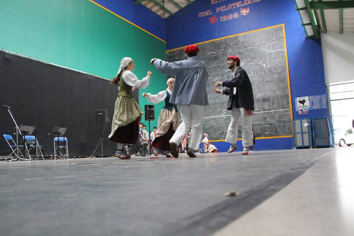 Kristikin eta dantza, Lizart 42 1496497215360