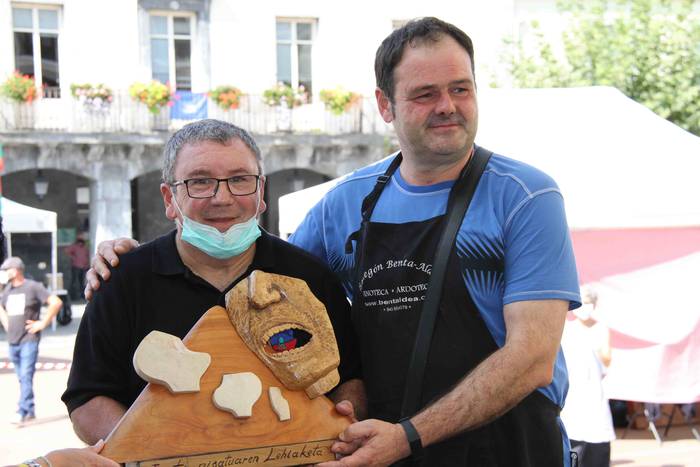 Zilarrezko urteurrenean, ino 32 1599914666991